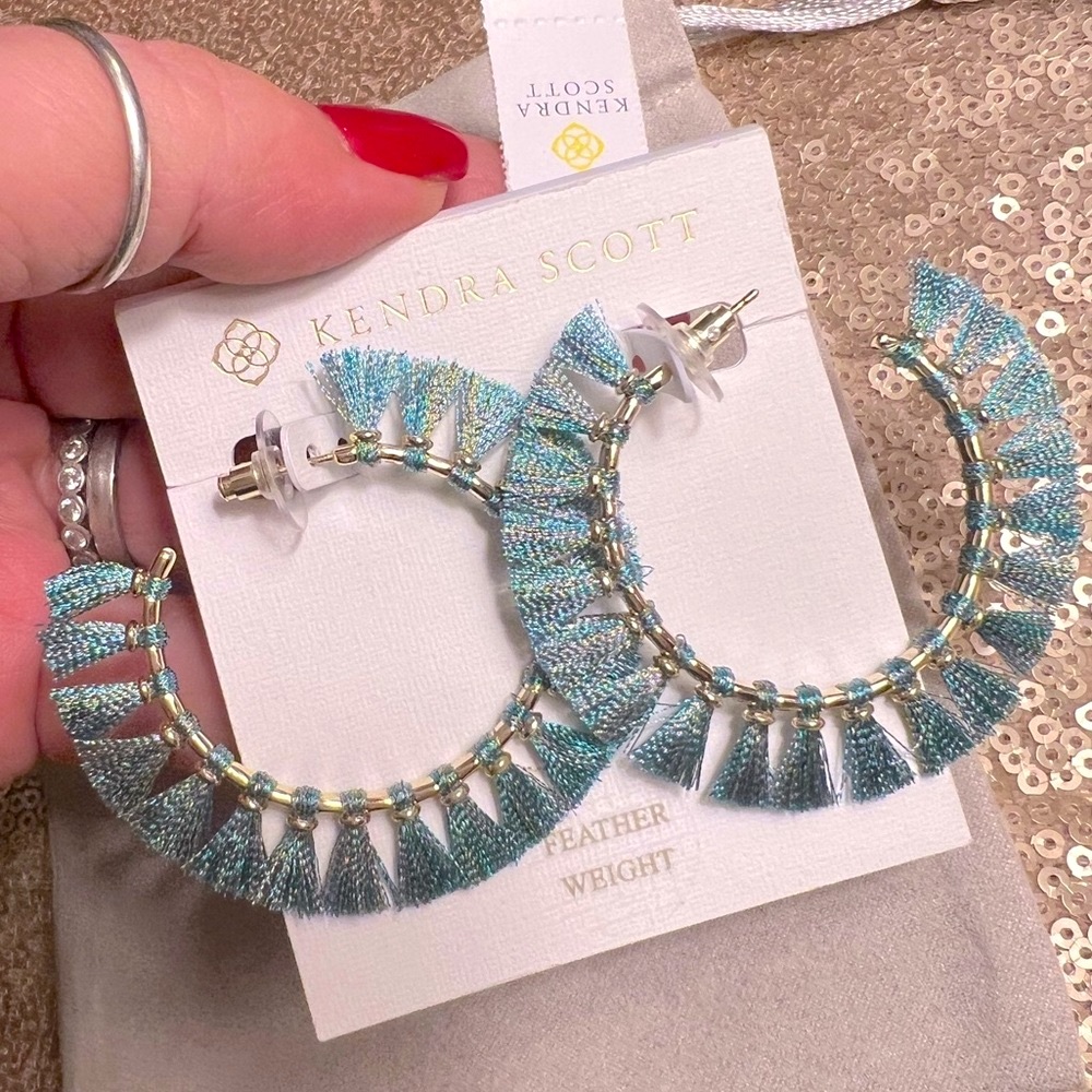 KENDRA SCOTT NWT EVIE Threaded Fringe Hoop Earrings